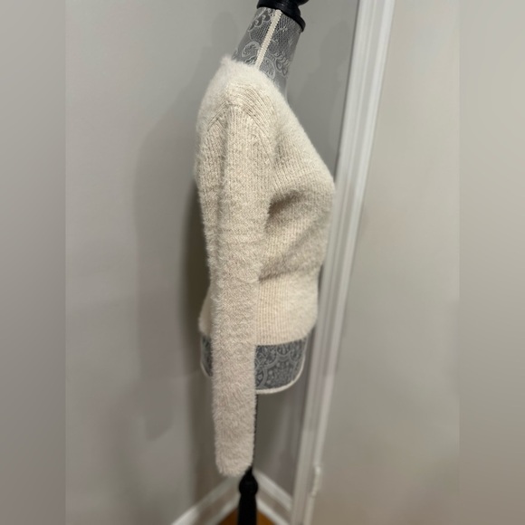 NWT Pink Rose Womans Sz:M Cream Fuzzy Soft Faux Wrap Vneck winter Cloud Sweater. - Picture 16 of 16